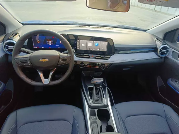 Car image 19