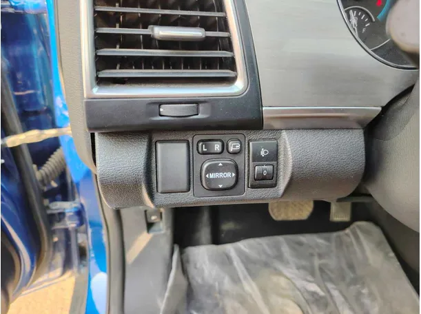 Car image 35