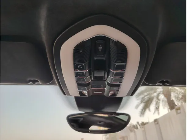 Car image 24