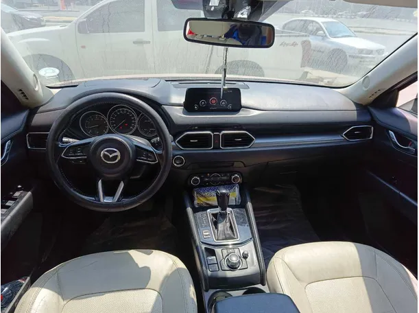 Car image 16