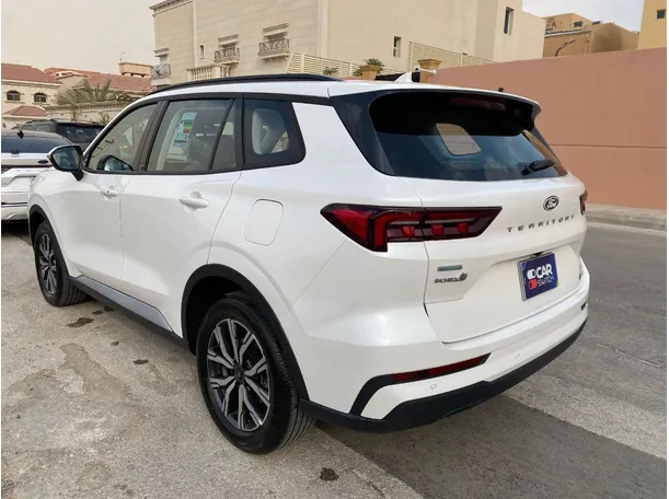 Car image 7