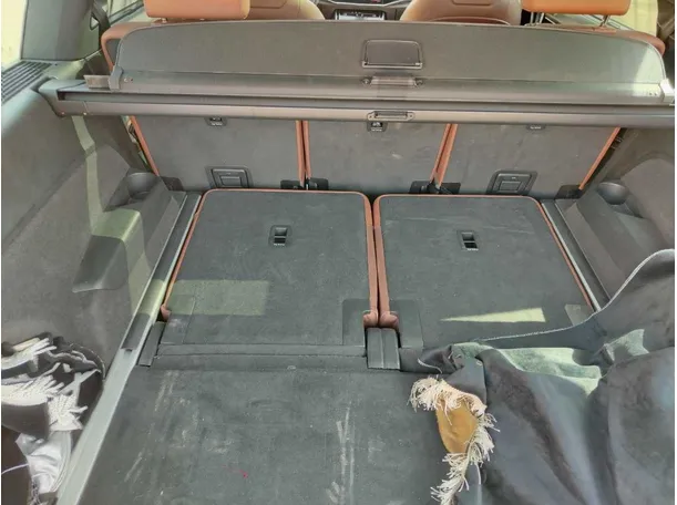Car image 36