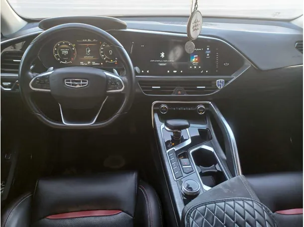 Car image 16