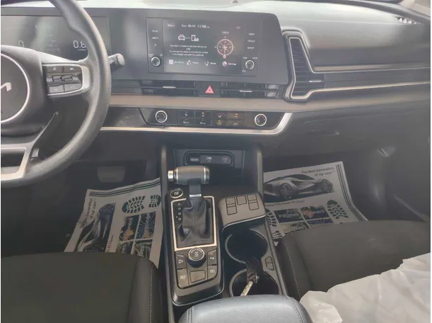 Car image 24