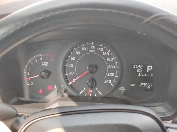 Car image 24