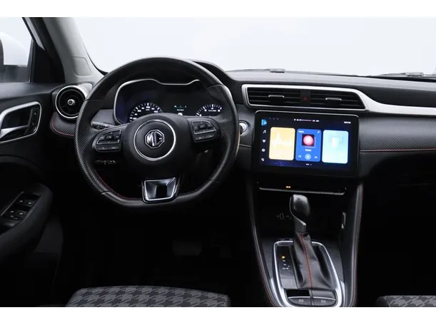 Car image 15