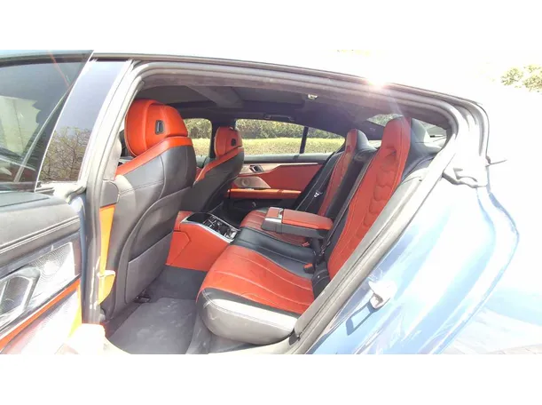 Car image 13
