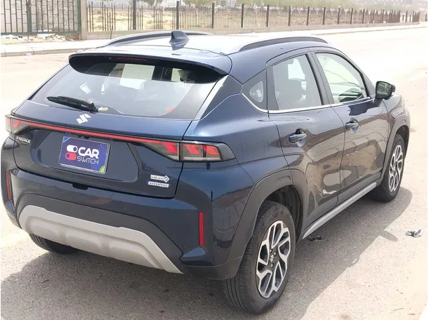 Car image 5