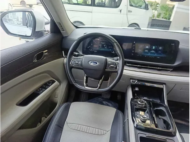 Car image 23