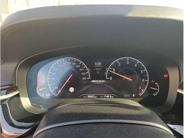 Car image 26