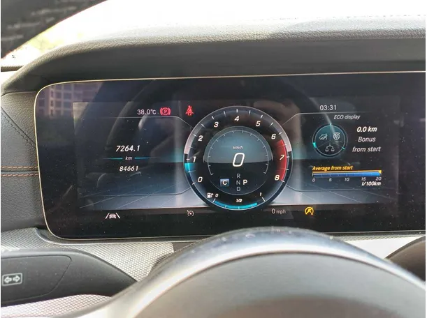 Car image 19