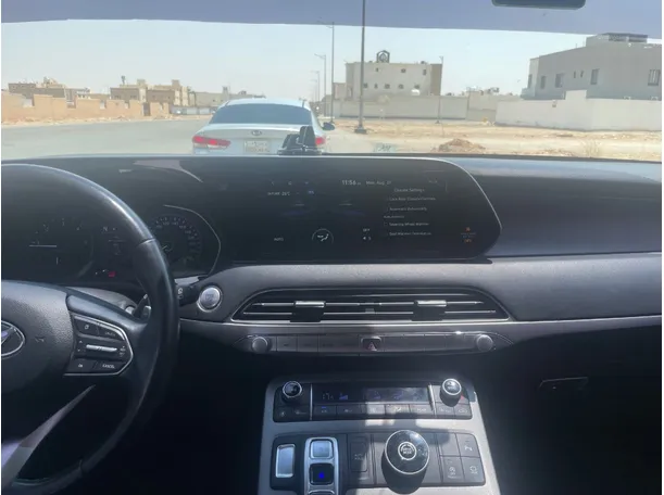 Car image 19