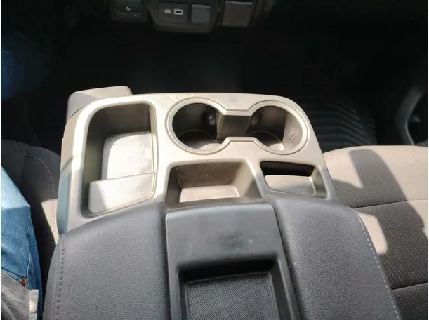 Car image 34