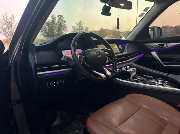 Car image 11