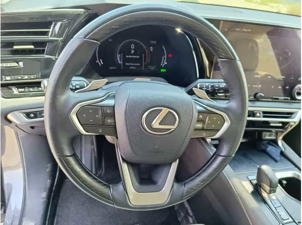 Car image 26