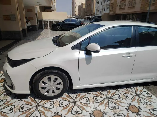 Car image 9
