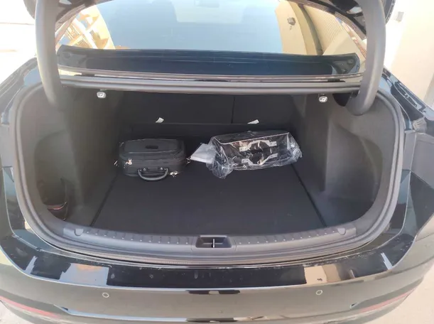 Car image 27