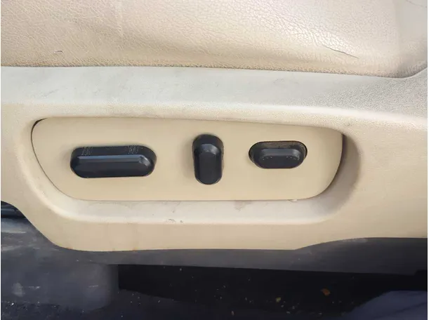 Car image 28