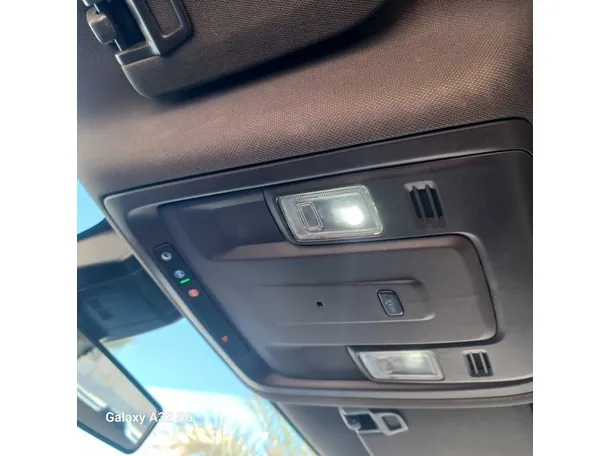 Car image 26