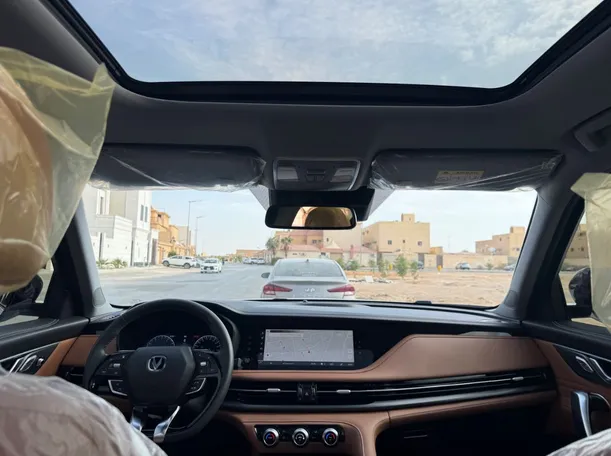 Car image 14