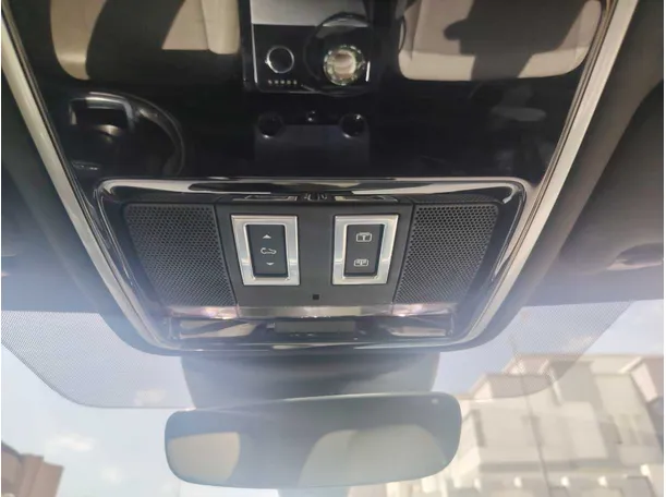 Car image 27