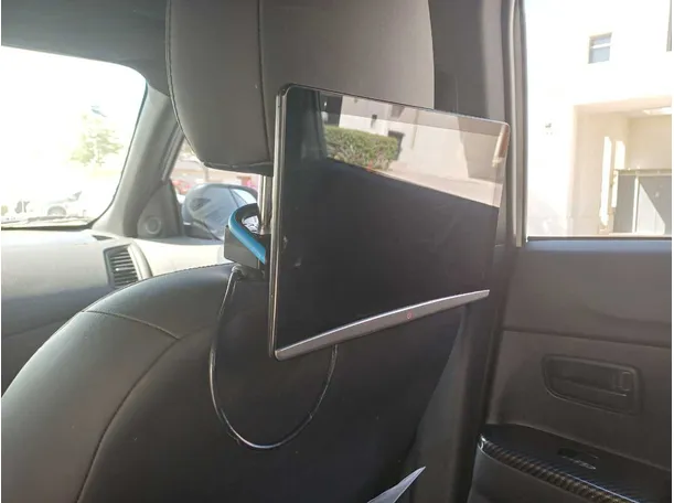 Car image 21
