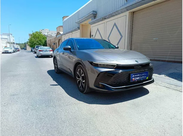 Car image 4