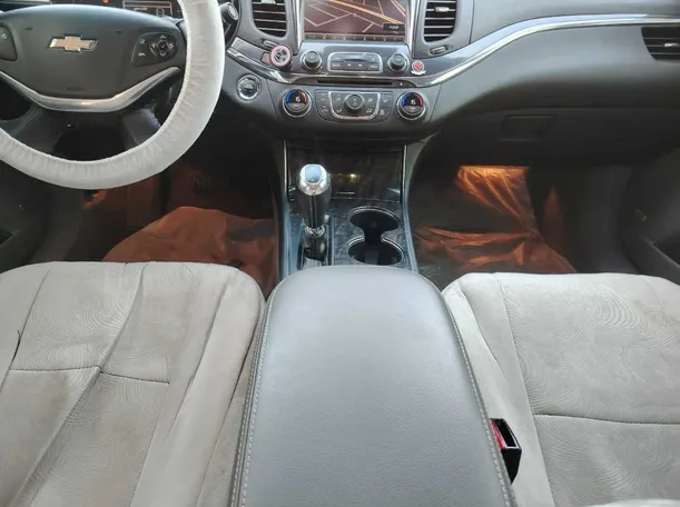 Car image 23