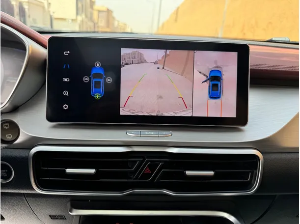 Car image 19