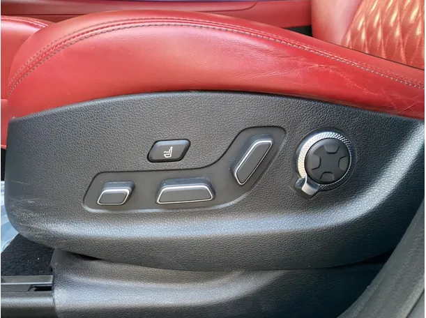Car image 29