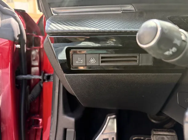 Car image 27