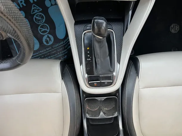 Car image 16