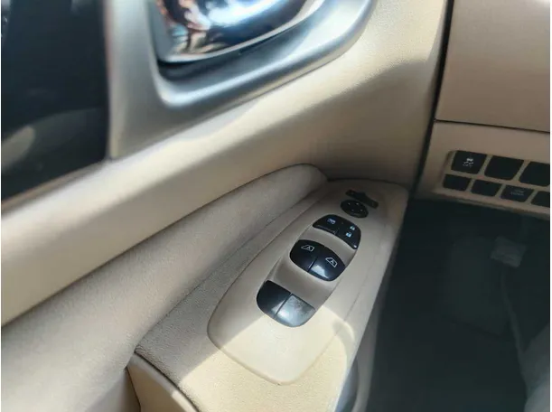 Car image 34
