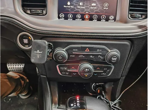 Car image 24