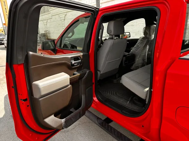 Car image 13