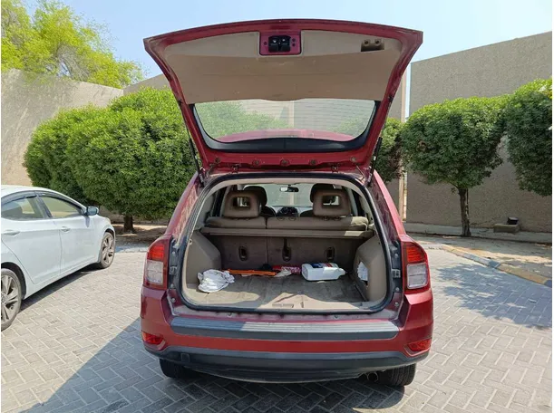 Car image 26