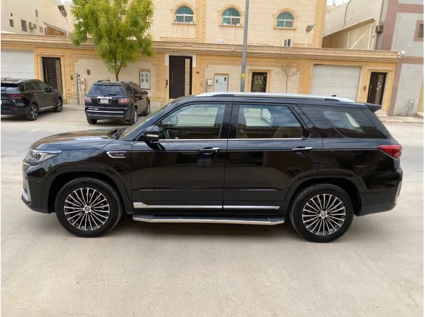 Car image 8