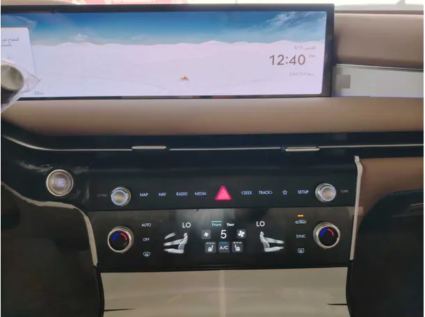 Car image 26