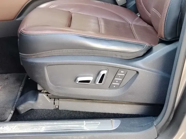 Car image 35