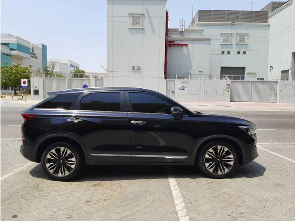Car image 8