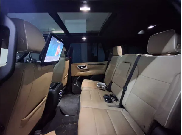 Car image 13