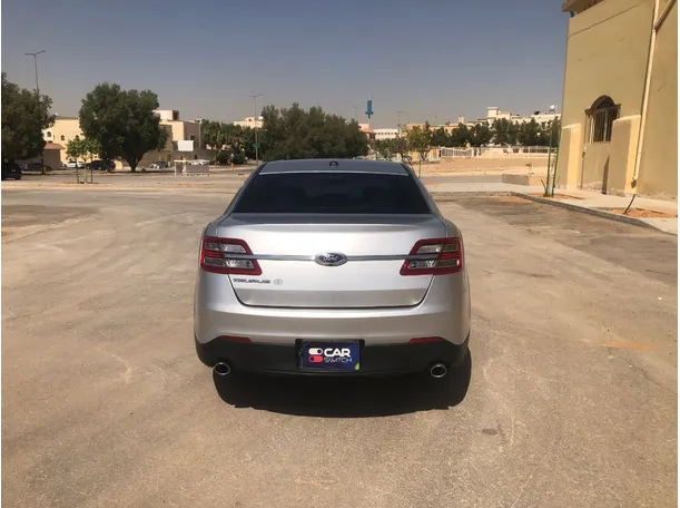 Car image 6