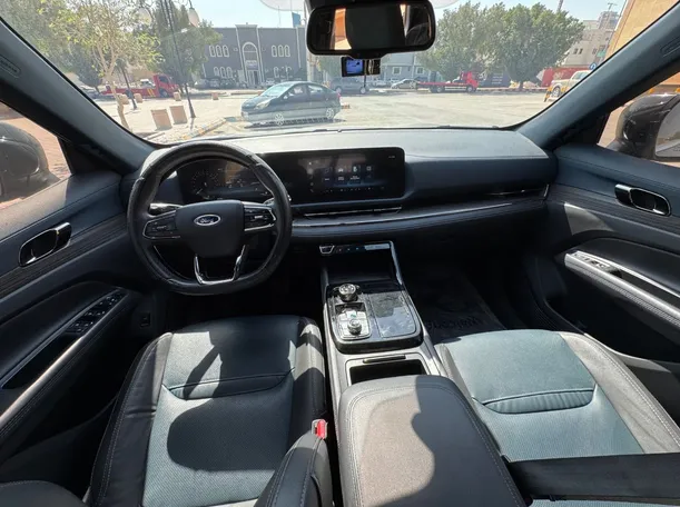 Car image 16