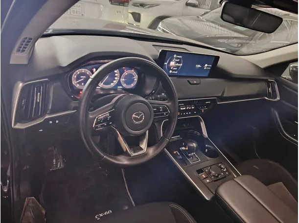 Car image 13