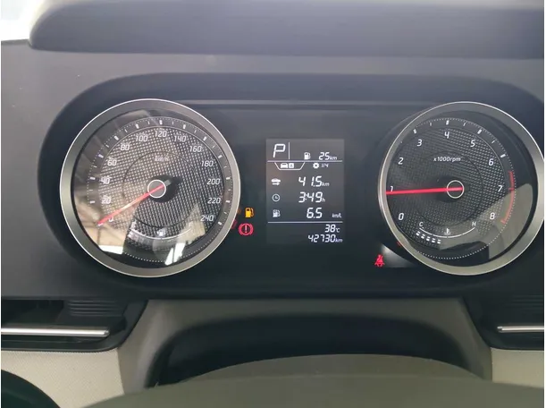 Car image 10