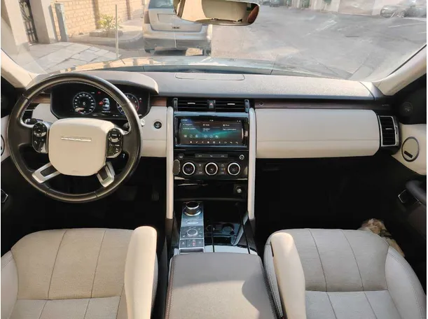 Car image 20