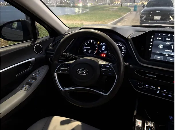 Car image 21