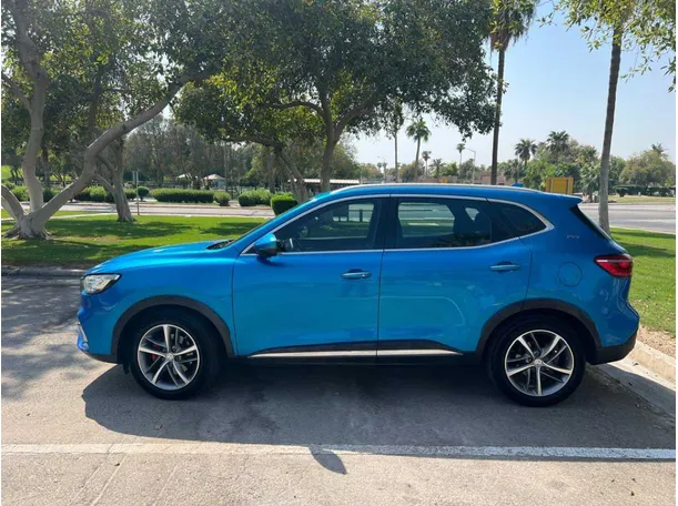 Car image 8