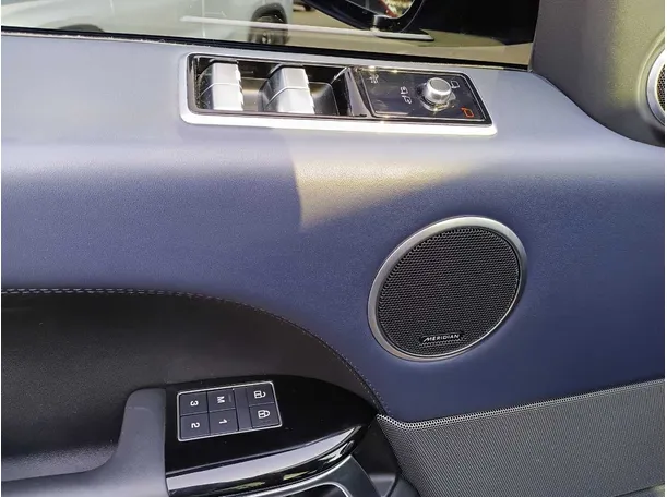 Car image 20