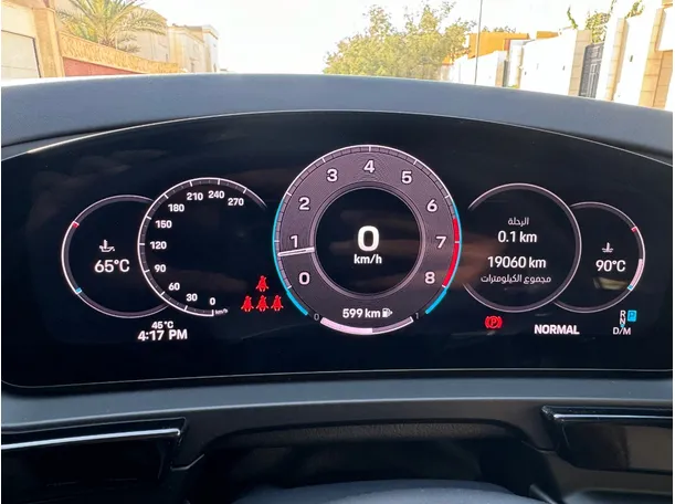 Car image 24